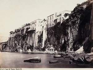Het huis van Tasso boven de zee van Sorrento