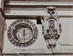 Het kwadrant van de Klokkentoren in Bern, door Kaspar Brunnen (1527-1530). Naast de astronomische klok een nieuwskiosk met beeldjes die door het mechanisme van de klok zelf vier minuten voor het uur worden gedraaid