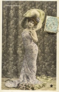 Ansichtkaart: Portret van Carmen Gilbert, Music hall artiest door Phillipe de Marlier