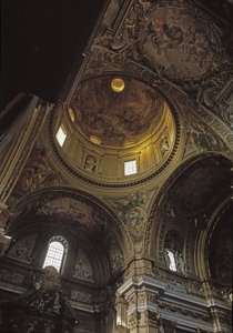 Zicht op de koepel en fresco van Baciccia, kerk van Gesù in Rome, circa 1568