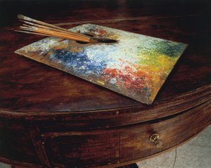 Het palet van de schilder gebruikt in zijn atelier bij de Maloja-pas, Zwitserland, door Giovanni Segantini