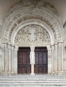 Het Laatste Oordeel, Centraal portaal van de Saint-Lazare kathedraal, Autun, Frankrijk