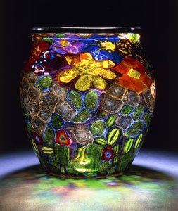 Een Murrhine Glazen Vaas, met Vier Vlinders, Bloemen en Bladeren, c.1918 door Giuseppe Barovier