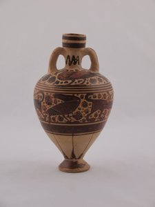 Amphoriskos door Greek