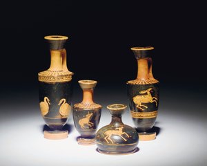 Attische roodfigurige lekythos, laat 5e eeuw v.Chr., en miniatuur squat lekythos, 5e eeuw v.Chr. door Greek