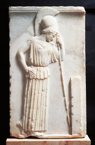 Bas-reliëf dat rouwende Athena toont die voor een stele staat