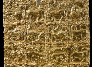 Folie met reliëfdecoratie uit Delphi (goud) (detail)