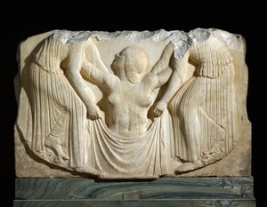 Griekse kunst: de geboorte van Venus uit de golven ondersteund door de Horai. Reliëf van de Ludovisi-troon, uit Locri. 460-450 v.Chr. Museo Nazionale Romano (Palazzo Altemps)
