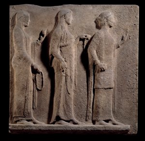Griekse kunst: plaquette van de passage van de Theores: gezicht dat de gratiën voorstelt. Laag marmeren reliëf van het eiland Thasos in Griekenland. 480 v.Chr. Parijs, Louvre Museum door Greek