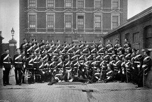 Onderofficieren van de 1st Life Guards in Knightsbridge Barracks, Londen