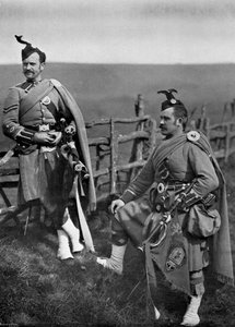Pipe-Major Reith en Corporal-Piper Reith van de London Scottish, 1896
