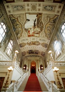 Burgtheater Wenen, trappenhuis (links): Theater in Taormina door Gustav Klimt