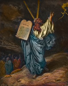 Voorstelling van Mozes met de nieuwe tafelen van de wet op de berg Sinaï - gravure door Gustave Doré (1832-1883) - latere inkleuring