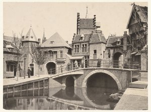 Zicht op een gracht in Amsterdam tijdens de Wereldtentoonstelling van 1895