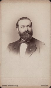 Portret van de cellist en componist Friedrich Grützmacher 1832-1903, ca. 1865 door Hanns Hanfstaengl
