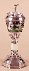 Loving cup en deksel, versierd ornament met ivoren steel, ca. 1905-09 door Harold Stabler