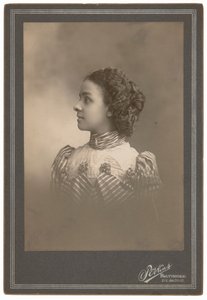 Grace Hughes, ca. 1900 (foto) door Harry Lenfield Perkins