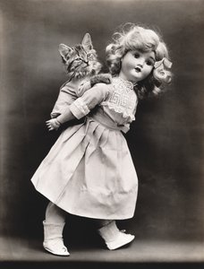 Kittieserie: Rijden met een pop, ca 1914 (zilverdruk) door Harry Whittier Frees