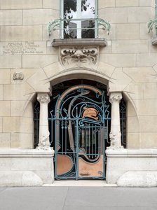 Ingangsdeur van het Castel Beranger, gebouwd tussen 1895 en 1898 in het 16e arrondissement in Parijs door Hector Guimard