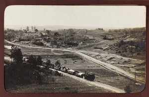 Eerste Wereldoorlog: Oekraïne in de jaren 1914-1916 tijdens de invasie van het Duitse leger. Goederentrein door Heldenfriedhof Dsessentniki (attr. to)