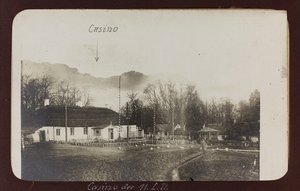 Eerste Wereldoorlog: Oekraïne in de jaren 1914-1916 tijdens de invasie van het Duitse leger. Gebouw genaamd het Casino door Heldenfriedhof Dsessentniki (attr. to)