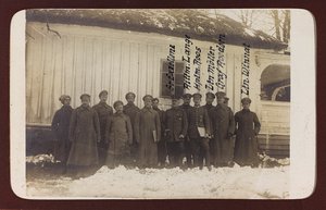 Eerste Wereldoorlog: Oekraïne in de jaren 1914-1916 tijdens de invasie van het Duitse leger. Groep soldaten door Heldenfriedhof Dsessentniki (attr. to)