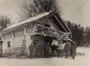 Eerste Wereldoorlog: Oekraïne in de jaren 1914-1916 tijdens de invasie van het Duitse leger. Militair front van een huis