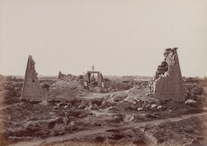 Karnak, De Pylonen van Horus door Henri Béchard