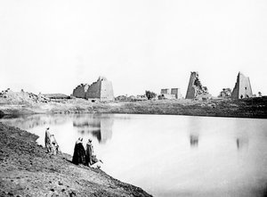 Heilig Meer en tempelruïnes, Karnak, Nubië, Egypte, 1887 door Georges Henri Bechard