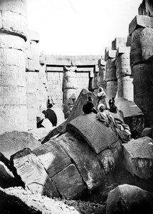 Tempelinterieur, Karnak, Nubië, Egypte door Georges Henri Bechard