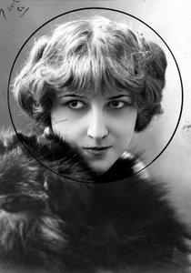 Portret van de actrice Gilda Darthy door Henri Manuel