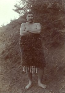 Maori Studie, ca. 1910 door Henry Gaze
