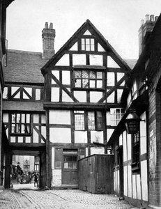 Binnenplaats van de Unicorn Inn, Shrewsbury, Shropshire, Engeland, 1924-1926 door Herbert Felton