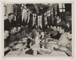 Kapitein Scotts laatste verjaardagsdiner, tijdens de Terra Nova-expeditie (1910-13) naar de Zuidpool door Herbert Ponting