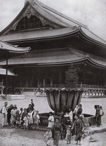 Higashi Hongwanji-tempel, Kyoto (zw/w foto) door Herbert Ponting