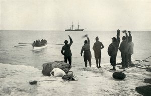 De laatste boot vertrekt naar het schip, ca. 1911, 1913 door Herbert Ponting