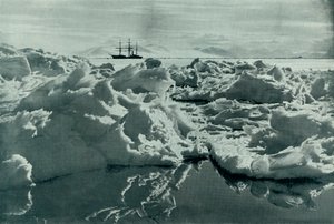 De Terra Nova in McMurdo Sound, ca. 1910-1913, 1913 door Herbert Ponting