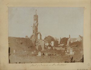 Het Westelijke Eind van St. Andrews en het Kathedraalgebied vanuit het Noordoosten