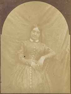 [Portret van een zittende vrouw]. door Hippolyte Bayard
