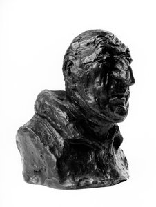De bustes van de Celebrites du Juste Milieu. Karikatuur van Graaf Francois Dominique Reynaud de Montlosier of Graaf Marthe Camille Bachasson de Montalivet. De Fourbe en de Ruse. Beeldhouwwerk door Honore Daumier, 19e eeuw