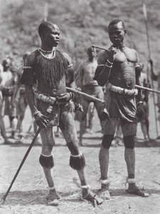 Afrika: Nuba rammeldansers door Hugo Adolf Bernatzik
