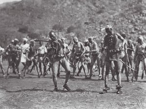 Afrika: Nuba rammeldans door Hugo Adolf Bernatzik