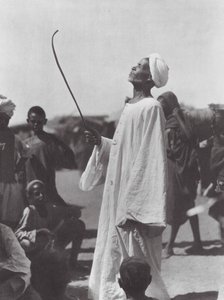 Afrika: Oude man bespot de danser door Hugo Adolf Bernatzik