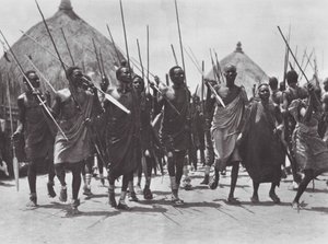 Afrika: Shilluk krijgers bestormen het graf van een hoofdman door Hugo Adolf Bernatzik