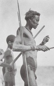 Nuer-Man door Hugo Adolf Bernatzik