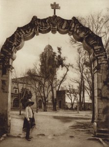 Mexico: Kerk van Acambaro, staat Michoacan (z/w foto) door Hugo Brehme