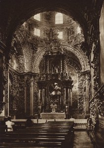 Mexico: Puebla, kapel van de kerk van San Domingo (z/w foto) door Hugo Brehme