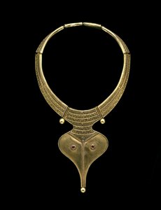 Ketting (goud en rode stenen)