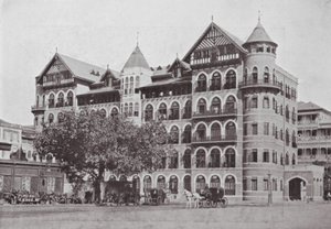 Bombay / Mumbai: De woonkamers van de Royal Bombay Yacht Club (z/w foto)