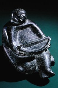 Figuur met offerkom, uit Cape Dorset door Inuit School